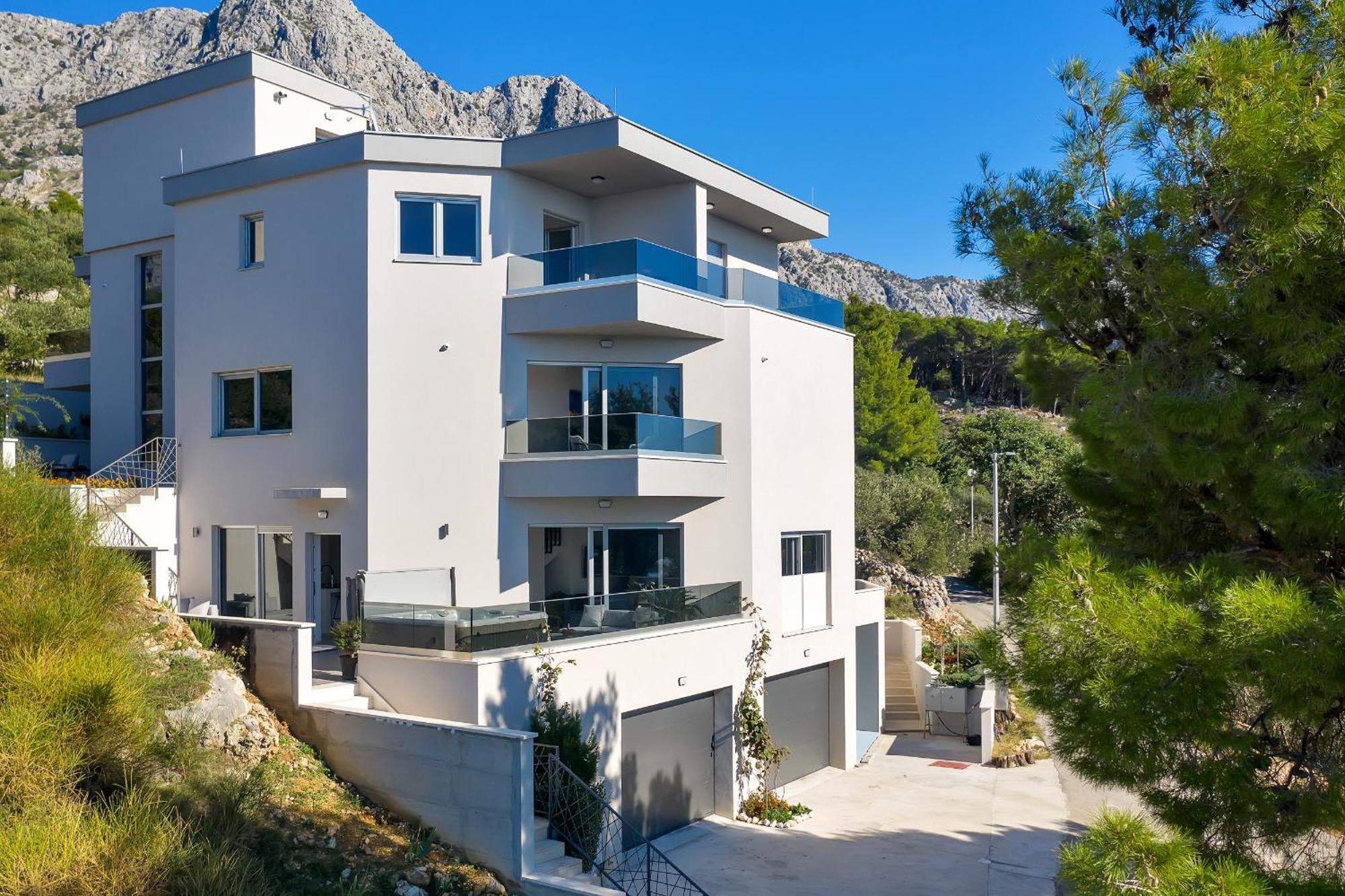 Luxury * Podgora