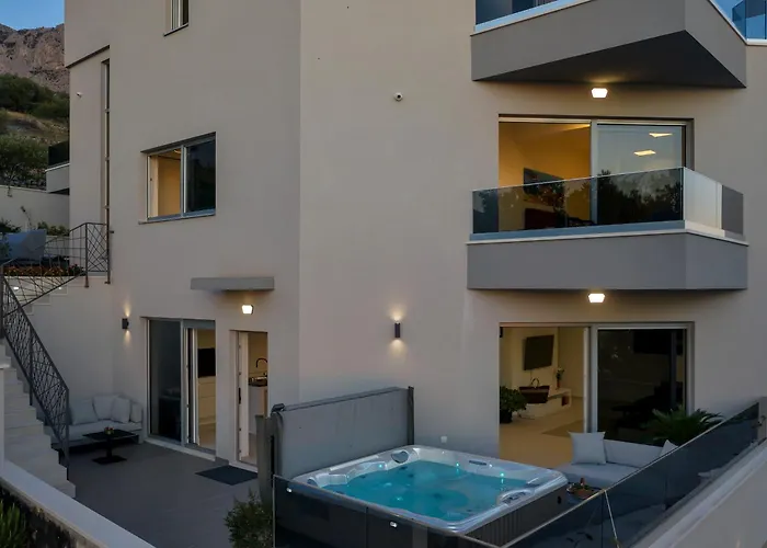 Luxury Apartments Podgora