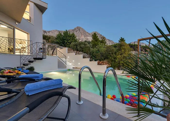 Golden Horizon Retreat
