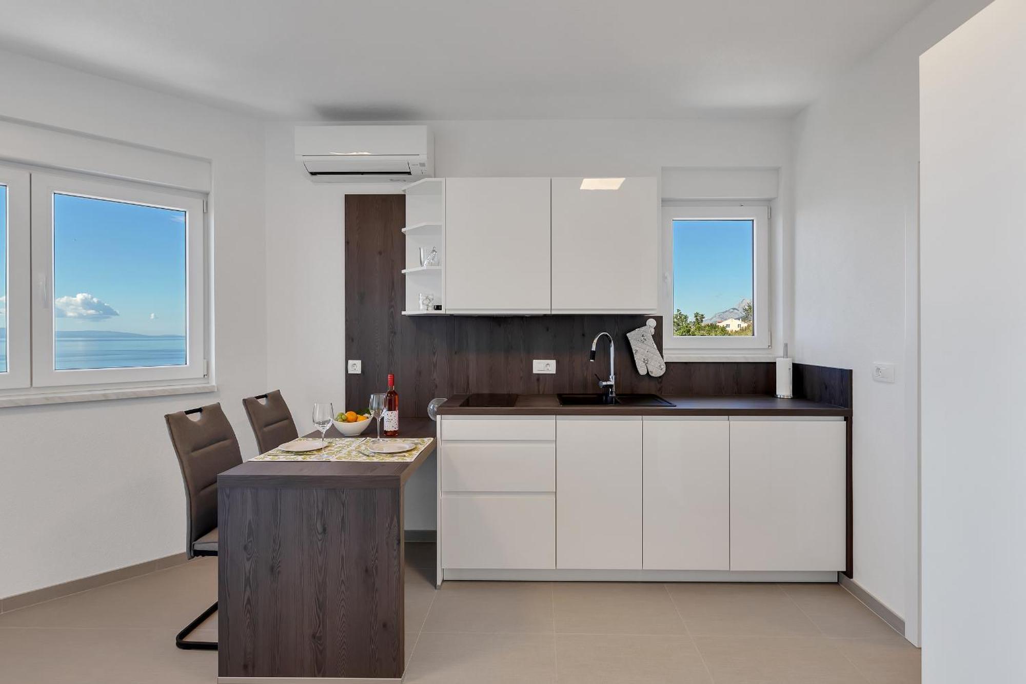 Golden Horizon Retreat Apartment