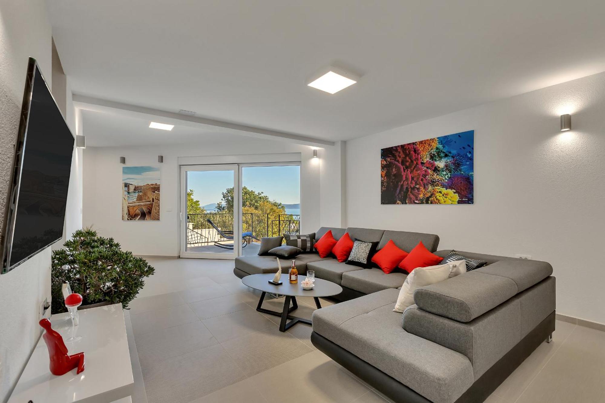 Golden Horizon Retreat Apartment