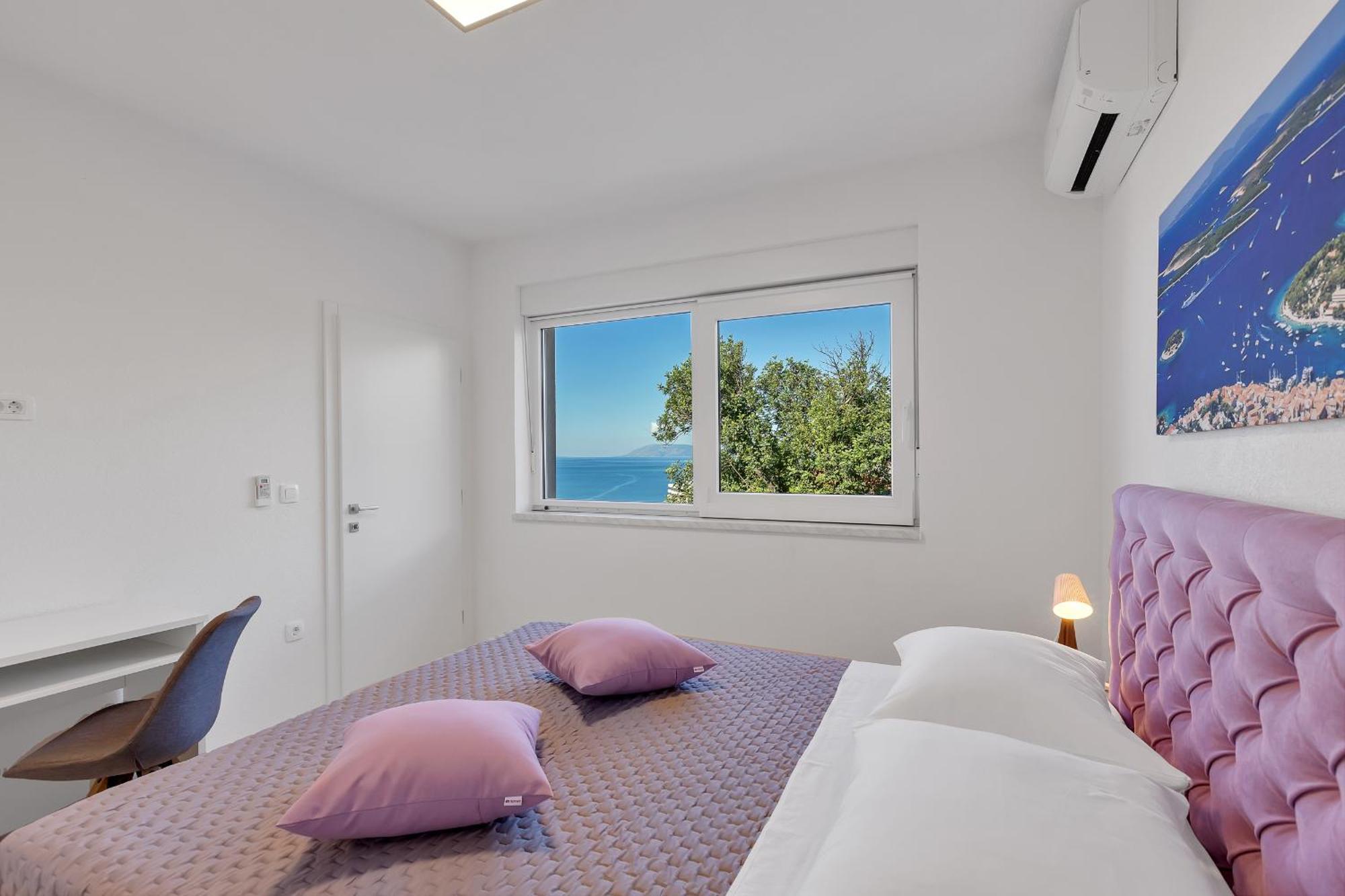 Golden Horizon Retreat Apartment