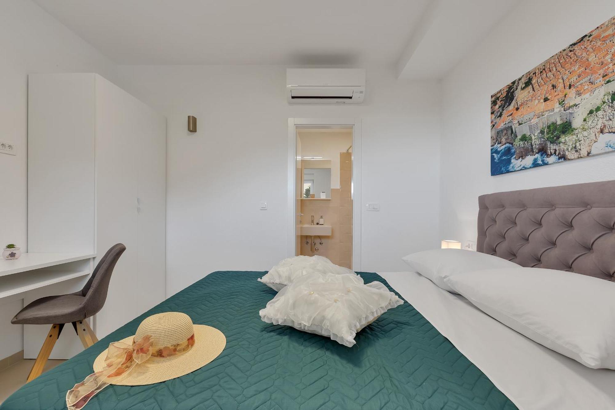 Apartment Golden Horizon Retreat