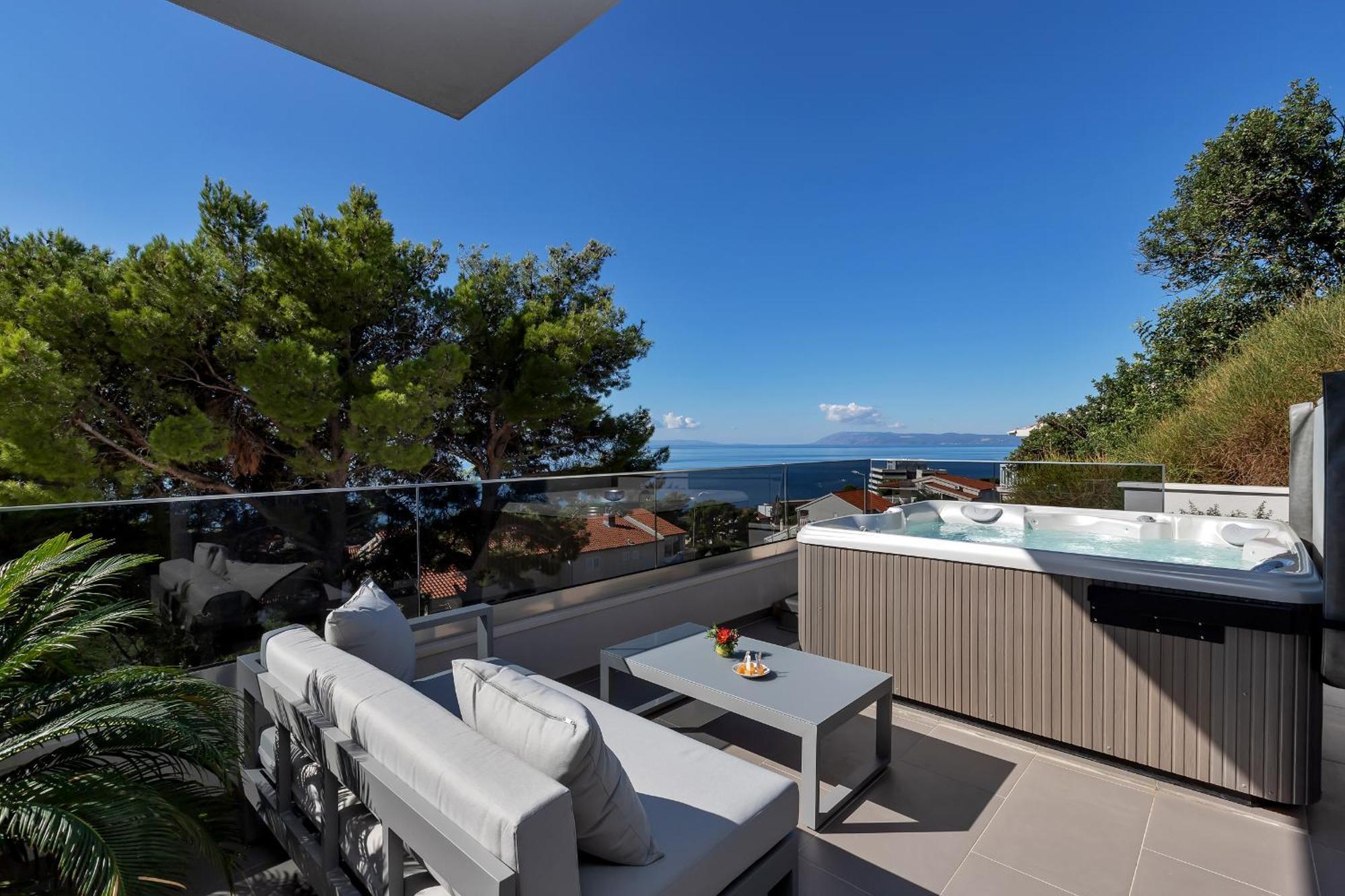 Golden Horizon Retreat Apartment